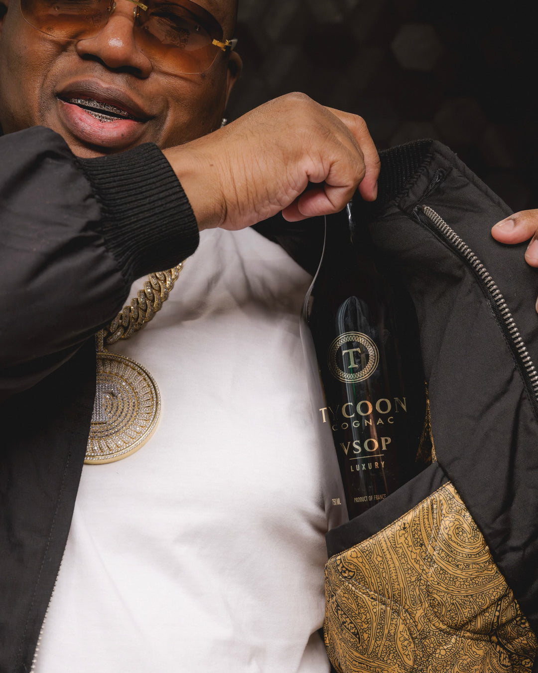 300 Classic Black &amp; Gold