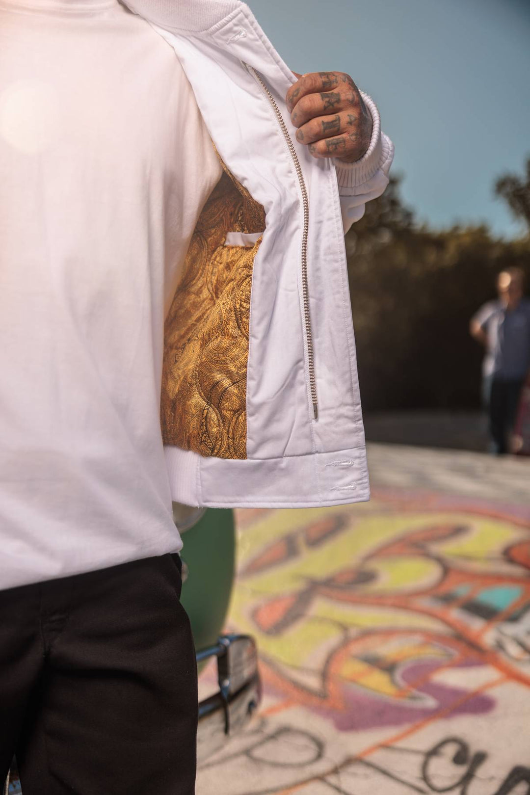 300 White With Gold Paisley